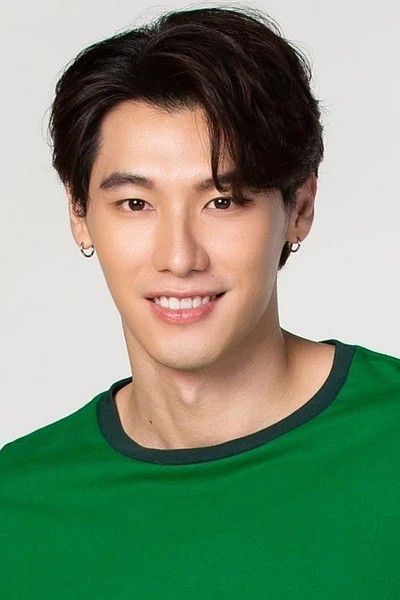 Suphakorn Sriphothong Biography: Ethnicity, Parents, Instagram, Age, Net Worth, Religion, Movies, Partner