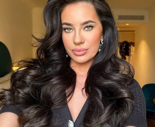 Laura Badura Biography: Instagram, Net Worth, Age, Height, Sister, Height, Parents, Religion, Boyfriend