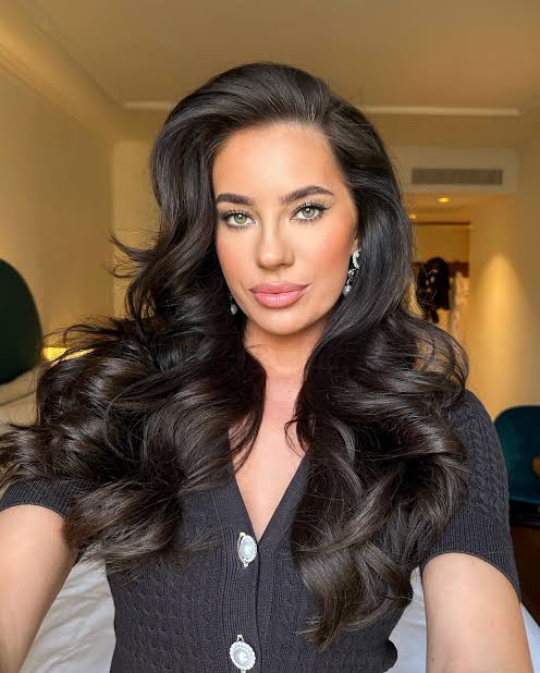 Laura Badura Biography: Instagram, Net Worth, Age, Height, Sister, Height, Parents, Religion, Boyfriend