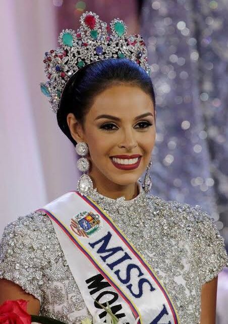 Keysi Sayago Biography: Height, Ethnicity, Beauty Pageant, Age, Parents, Instagram, Net Worth, Husband