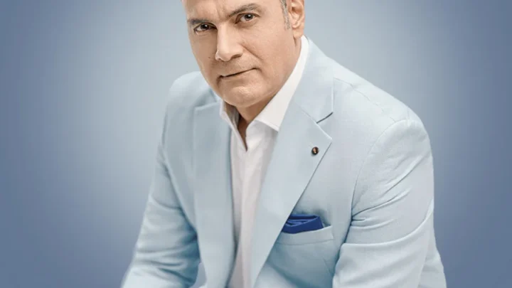 Alireza Ghorbani Biography: Ethnicity, Parents, Songs, Net Worth, Age, Wife, YouTube, Awards, Height