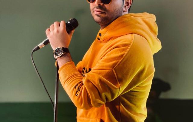 Farzad Farrokh Biography: Parents, Net Worth, Age, Height, Ethnicity, Songs, Religion, Girlfriend