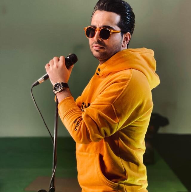 Farzad Farrokh Biography: Parents, Net Worth, Age, Height, Ethnicity, Songs, Religion, Girlfriend