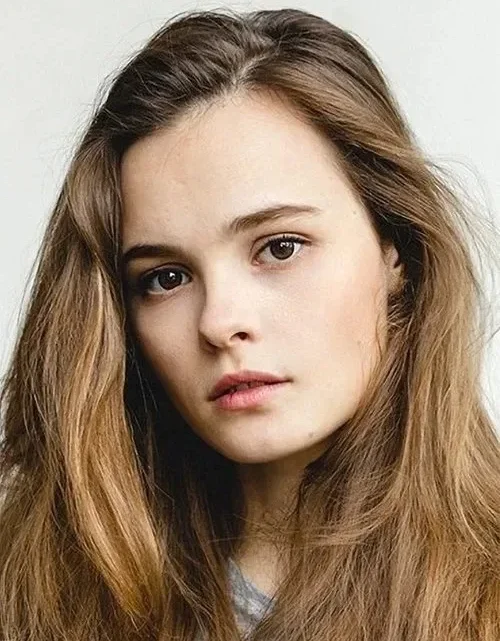 Angelina Strechina Biography: Movies & TV Shows, Net Worth, Height, Age, Spouse, Parents, Instagram