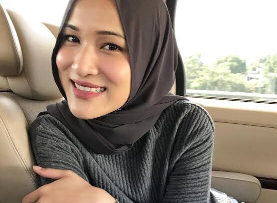 Hanis Zalikha Biography: Age, Husband, Children, Net Worth, Parents, Height, Fashion