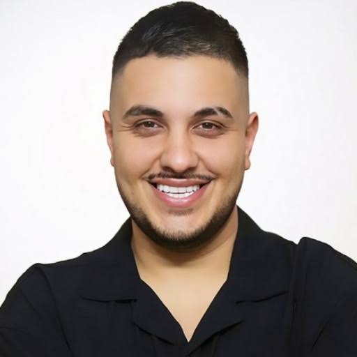 Aron Afshar Biography: Religion, Net Worth, Girlfriend, Height, Age, Songs, Ethnicity, YouTube