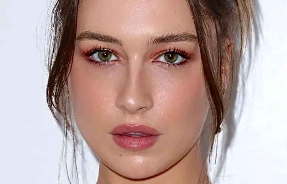 Elsie Hewitt Biography: Age, Wikipedia, Child, Net Worth, Parents, Height, Career, Movies, Husband