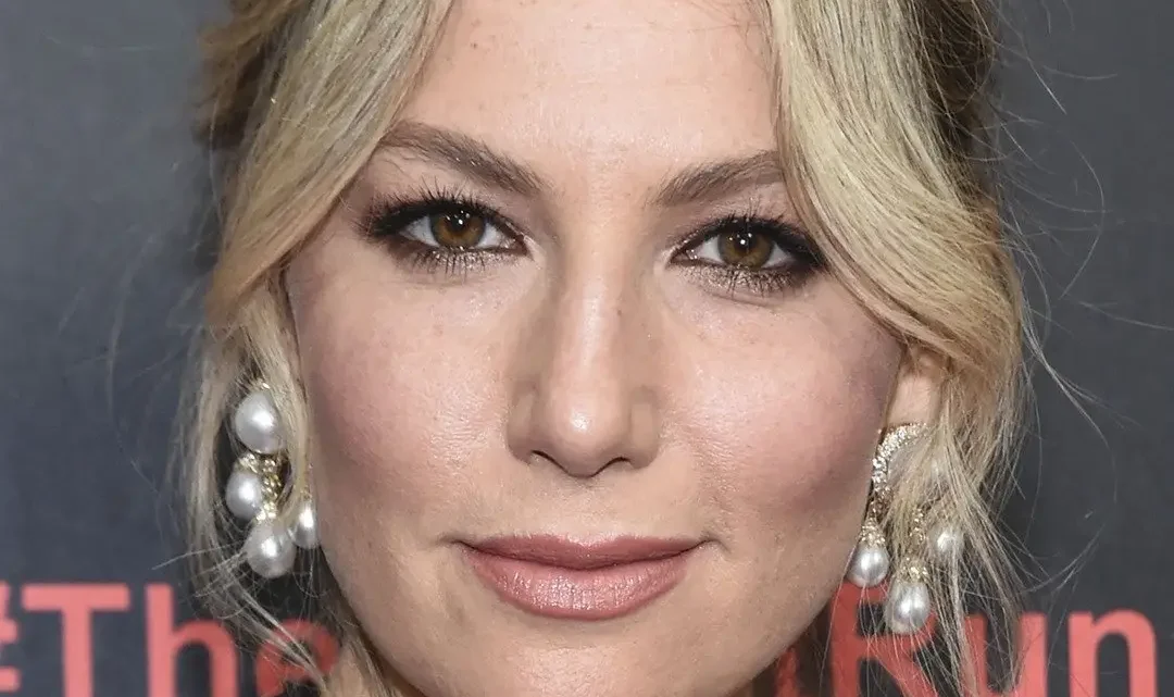 Ari Graynor Biography: Partner, Age, Movies, Height, Parents, Ethnicity, Religion, Net Worth