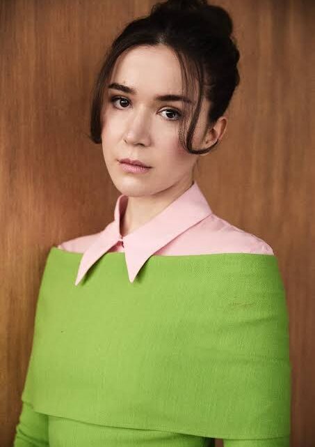 Elizabeth Dulau Biography: Age, Parents, Height, Net Worth, Boyfriend, Movies & TV Shows, Wiki