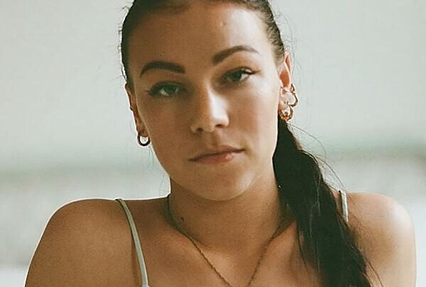 Melina Malone Bio: Age, Parents, Net Worth, Songs, Tour, Boyfriend, Height, TikTok, Instagram