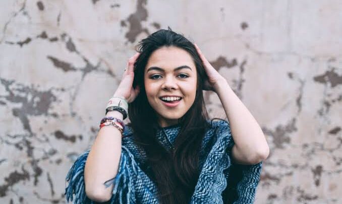 Sibéal Ní Chasaide Biography: Age, Parents, Net Worth, Songs, Album, Boyfriend, Height, Instagram