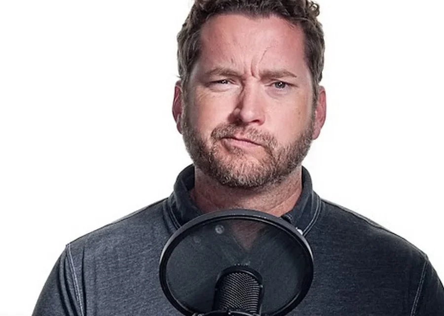 Burnie Burns Biography: Children, Net Worth, Books, Ethnicity, Parents, Height, Instagram, Movies, Awards, Age