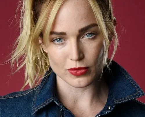 Caity Lotz Biography: Awards, Religion, Height, Movies, Net Worth, Parents, Age, Husband, Instagram