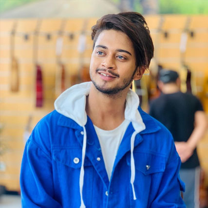 Hasnain Khan Biography: Ethnicity, TikTok, Girlfriend, Age, Parents, Height, Net Worth