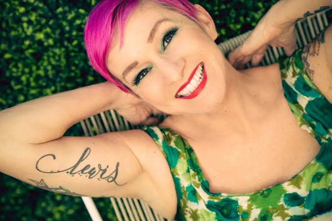 Crystal Lewis Biography: Children, Net Worth, Songs, Instagram, Parents, Height, Partner, Age