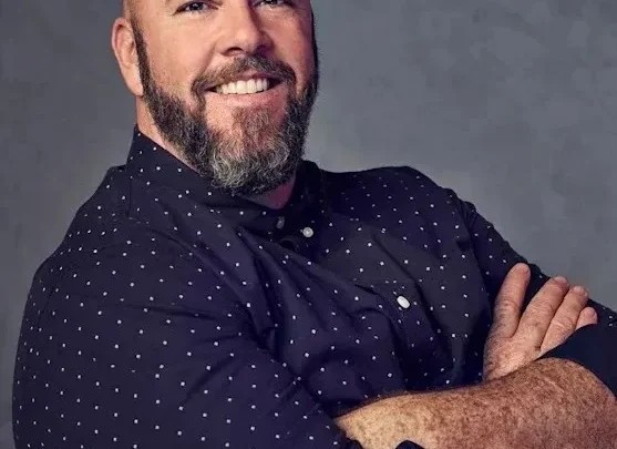 Chris Sullivan Biography: Songs, Parents, Net Worth, Children, Age, Height, Movies, Awards, Wife