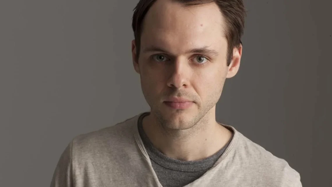 Christopher Denham Biography: Ethnicity, Books, Awards, Children, Height, Religion, Age, Wife, Movies