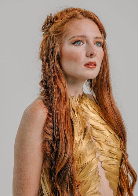 Molly Holton Bio: Age, Height, Net Worth, Career, TikTok, Parents, Husband