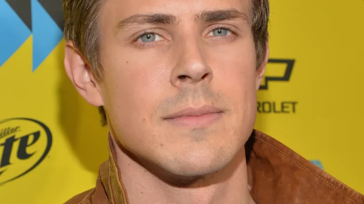 Chris Lowell (actor) Biography: Daughter, Ethnicity, Awards, Wife, Age, Movies, Height, Parents, Religion