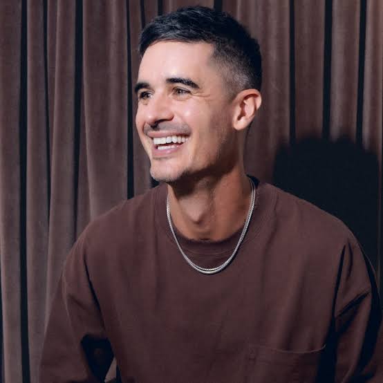 Kristian Stanfill Biography: Ethnicity, Parents, Instagram, Net Worth, Songs, Awards, Wife, Height, Age
