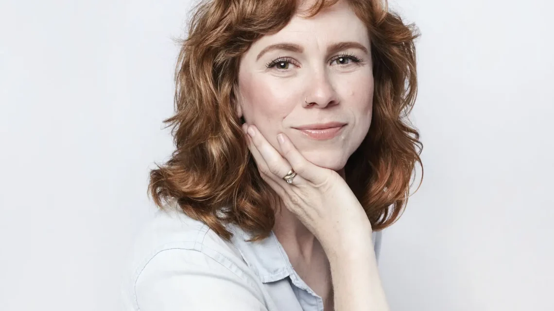 Steffany Gretzinger Biography: Ethnicity, Parents, Instagram, Net Worth, Age, Songs, Husband, Religion