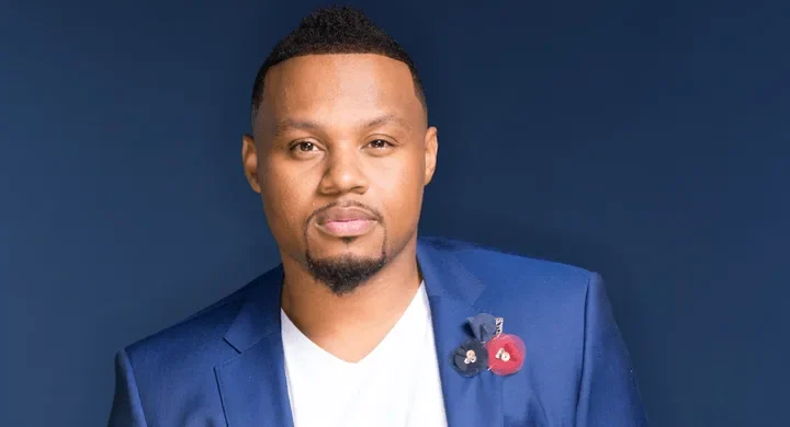 Todd Dulaney Biography: Age, Songs, Height, Ethnicity, Parents, Wife, Awards, Instagram, Net Worth