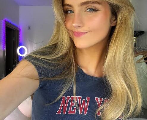 Weeetch Biography: Age, Height, Net Worth, Parents, Career, TikTok, Boyfriend, Instagram