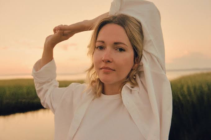 Ailbhe Reddy Biography: Age, Albums, Songs, Net Worth, Parents, Husband, Height, Instagram