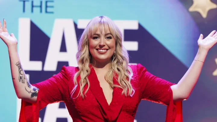 Isabella Kearney Biography: Age, Net Worth, Parents, Career, Songs, Albums, Instagram, Partner