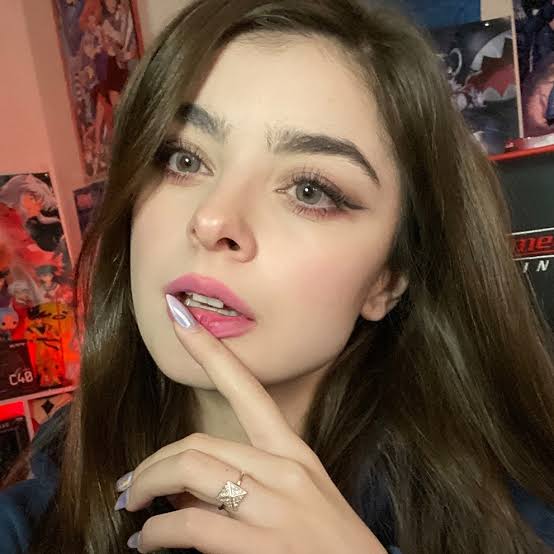 ARUUU Biography: Age, Height, Net Worth, Parents, Career, Sister, Spouse, YouTube