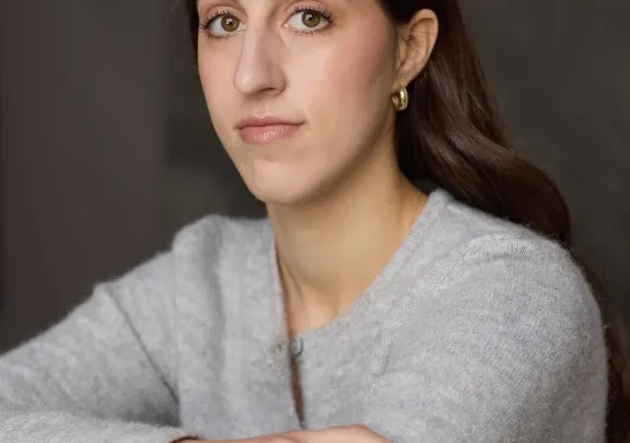 Hannah Koumakis Biography: Religion, Height, Age, Ethnicity, Net Worth, Boyfriend, Movies, Parents