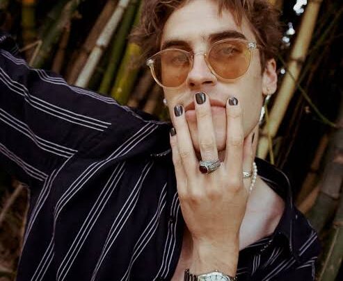 Taylor Roche Biography: Ethnicity, Parents, Instagram, Songs, Net Worth, Girlfriend, Height, Age