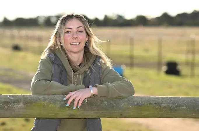 Laura Burrell Biography: Partner, Ethnicity, Age, Parents, Net Worth, Religion, Height, Children