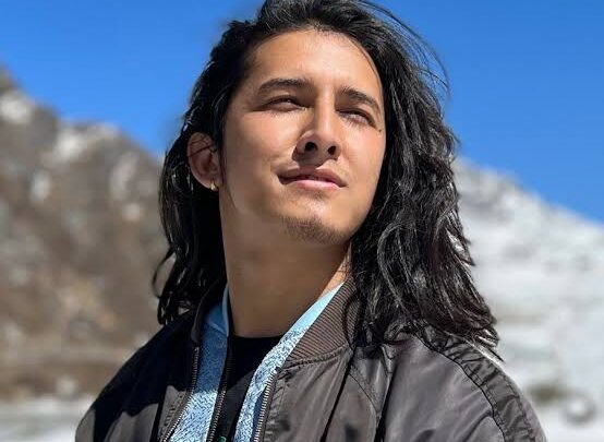 Swoopna Suman Biography: Wife, Net Worth, Height, Age, Parents, Songs & Albums, Instagram