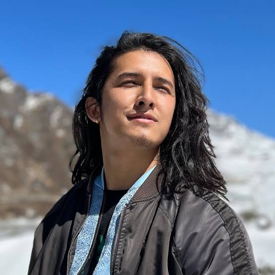 Swoopna Suman Biography: Wife, Net Worth, Height, Age, Parents, Songs & Albums, Instagram