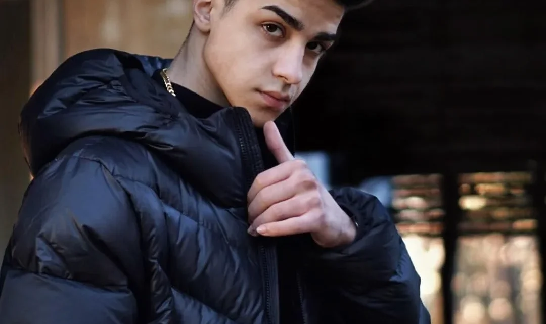 Özgür Deniz Cellat Biography: Age, Songs, Net Worth, Parents, Height, TikTok, Career, Girlfriend