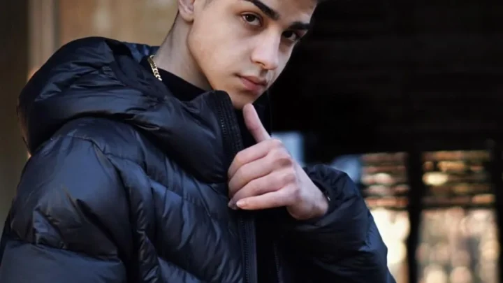 Özgür Deniz Cellat Biography: Age, Songs, Net Worth, Parents, Height, TikTok, Career, Girlfriend