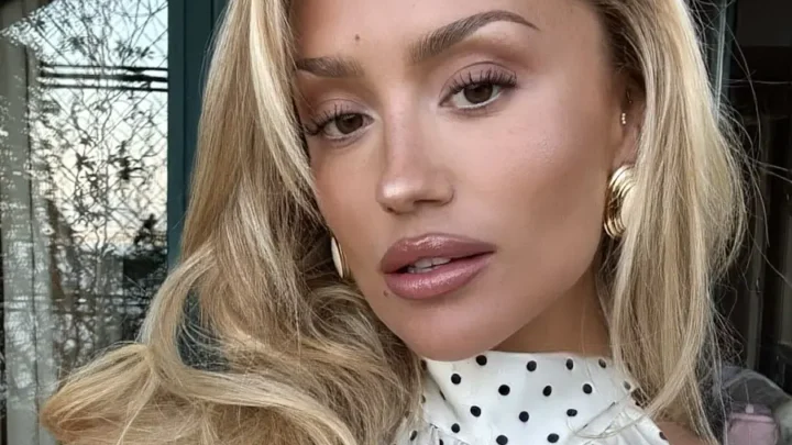 Chloé B Biography: Age, Net Worth, Parents, Height, YouTube, Beauty, Career, Spouse