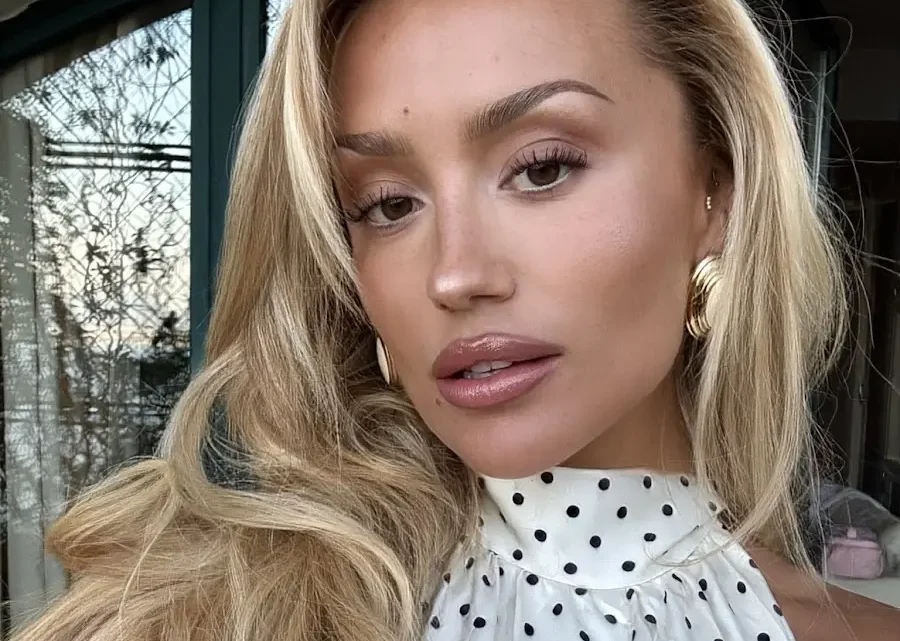 Chloé B Biography: Age, Net Worth, Parents, Height, YouTube, Beauty, Career, Spouse