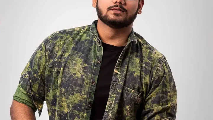 Pratik Jogiya Biography: Ethnicity, Age, YouTube, Net Worth, Awards, Girlfriend, Height, Parents