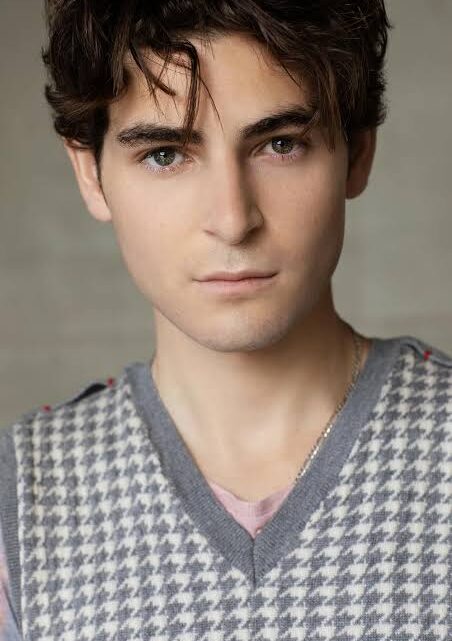 David Mazouz Biography: Age, Parents, Net Worth, Height, Movies & TV Shows, Girlfriend, Instagram