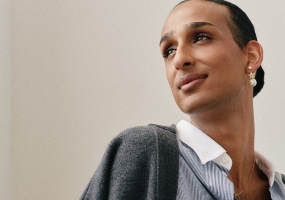 Cyrus Veyssi Biography: Ethnicity, Parents, Net Worth, Age, Instagram, Height, Girlfriend, Awards