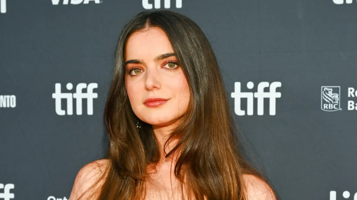 Dylan Gelula Biography: Age, Boyfriend, Parents, Height, Net Worth, Movies & TV Shows