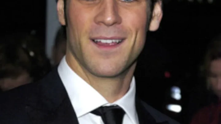 Eddie Cahill Biography: Height, Age, Wife, Children, Net Worth, Parents, Movies & TV Shows