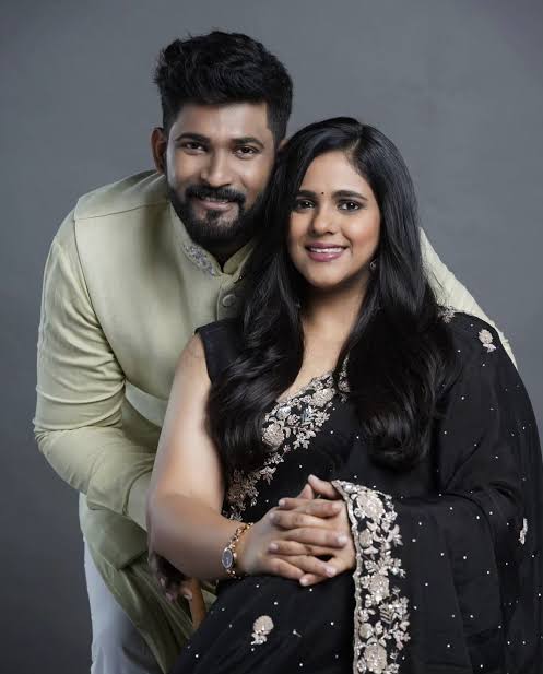 Abhi and Niyu Bio: Real Names, Ages, Net Worth, YouTube, Married Life, Parents, Height