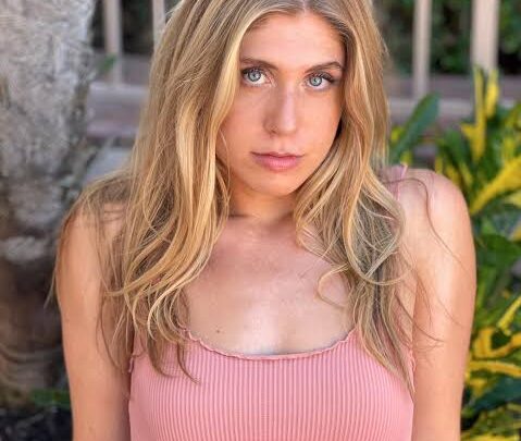 Sabrina Brier Biography: Parents, Movies, Awards, Net Worth, Books, Boyfriend, TV Shows, Age