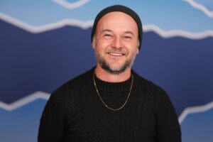 Daniel Henshall