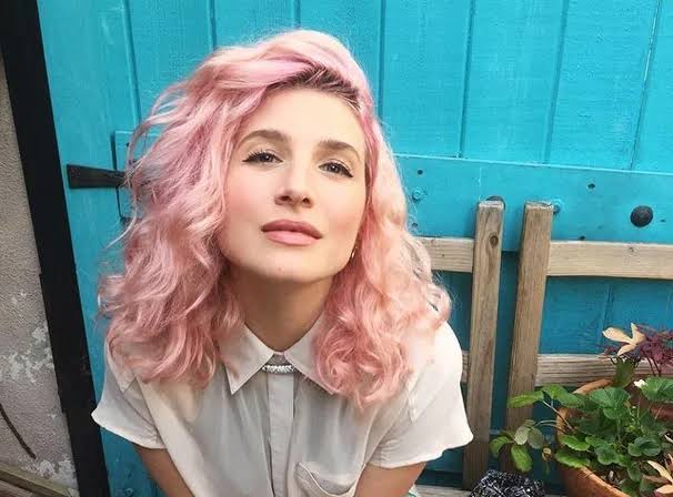 Kate Albrecht Biography: Parents, YouTube, Age, Husband, Ethnicity, Awards, Movies, Children, Height