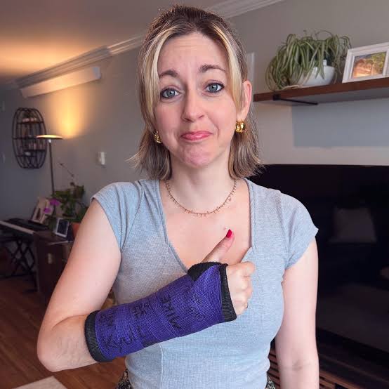 Dianna Cowern Biography: Husband, Ethnicity, YouTube, Net Worth, Children, Age, Height, Awards, Parents