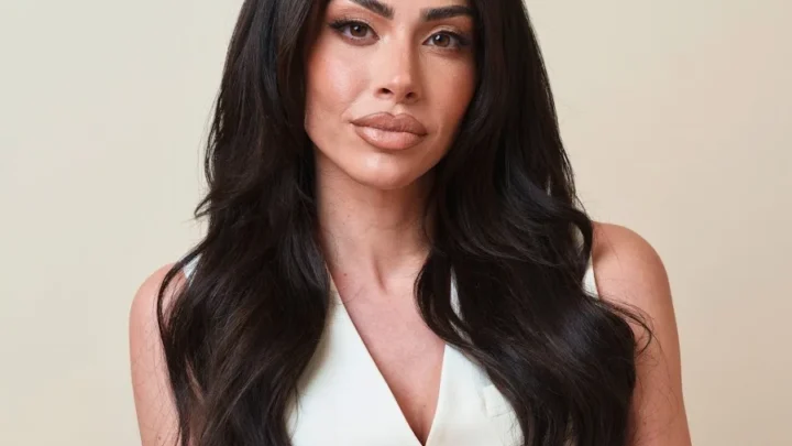 Leila Hormozi Biography: Husband, Ethnicity, Net Worth, Age, YouTube, Gym Launch, Parents, Height, Children